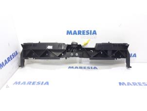 Begagnade Låsplatta Citroen C3 Picasso (SH) 1.2 12V PureTech 110 Pris € 50,00 Marginaltabell erbjuds av Maresia Parts