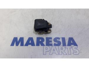 Usagé Capteur de pluie Citroen DS4 (NX) 1.6 16V THP Racing Prix € 20,00 Règlement à la marge proposé par Maresia Parts