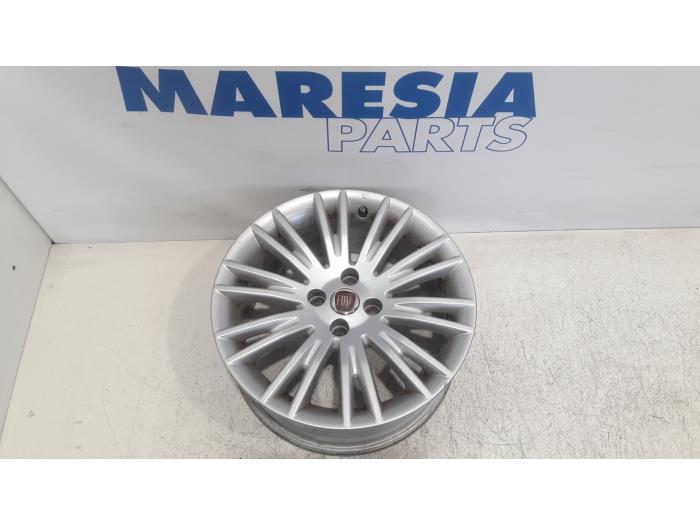 Używane Obrecz Fiat Bravo (198A) 1.4 16V Cena € 105,00 Procedura marży oferowane przez Maresia Parts