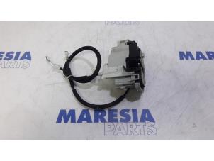 Used Rear door lock mechanism 4-door, left Fiat Bravo (198A) 1.4 16V Price € 35,00 Margin scheme offered by Maresia Parts