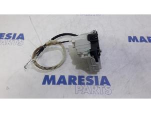 Used Rear door mechanism 4-door, right Fiat Bravo (198A) 1.4 16V Price € 35,00 Margin scheme offered by Maresia Parts