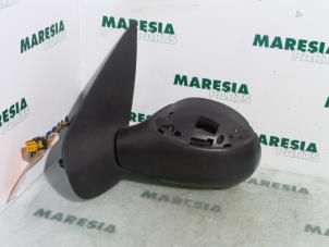 Usagé Rétroviseur extérieur gauche Peugeot 206 (2A/C/H/J/S) 1.4 HDi Prix € 35,00 Règlement à la marge proposé par Maresia Parts