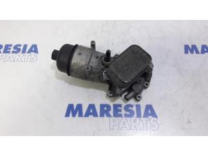 Używane Uchwyt filtra oleju Peugeot 308 SW (L4/L9/LC/LJ/LR) 1.6 BlueHDi 115 Cena € 75,00 Procedura marży oferowane przez Maresia Parts