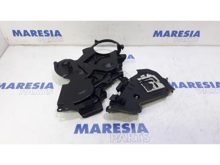 Usagé Couvercle de distribution Peugeot 308 SW (L4/L9/LC/LJ/LR) 1.6 BlueHDi 115 Prix € 50,00 Règlement à la marge proposé par Maresia Parts