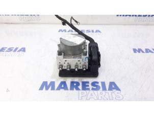 Used ABS pump Renault Megane IV Estate (RFBK) 1.2 Energy TCE 130 Price € 262,50 Margin scheme offered by Maresia Parts
