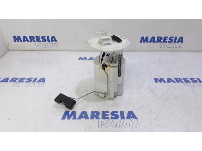 Usagé Pompe à carburant Renault Megane IV Estate (RFBK) 1.2 Energy TCE 130 Prix € 85,00 Règlement à la marge proposé par Maresia Parts