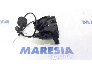 Used Front door lock mechanism 4-door, right Renault Megane IV Estate (RFBK) 1.2 Energy TCE 130 Price € 50,00 Margin scheme offered by Maresia Parts