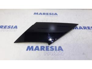 Used C-style sealing cover left Renault Megane IV Estate (RFBK) 1.2 Energy TCE 130 Price € 75,00 Margin scheme offered by Maresia Parts