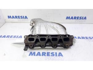 Used Exhaust manifold Renault Megane II (BM/CM) 1.4 16V 98 Price € 75,00 Margin scheme offered by Maresia Parts