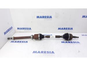 Used Front drive shaft, right Renault Megane IV Estate (RFBK) 1.2 Energy TCE 130 Price € 168,00 Margin scheme offered by Maresia Parts