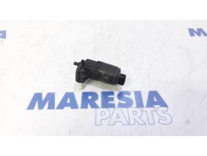 Used Windscreen washer pump Alfa Romeo MiTo (955) 1.4 Turbo Multi Air 16V Price € 20,00 Margin scheme offered by Maresia Parts