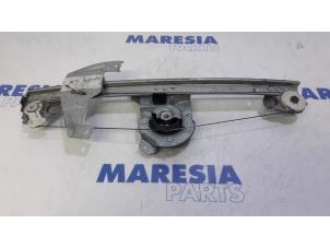 Gebrauchte Fenstermechanik 2-türig rechts vorne Peugeot 107 1.0 12V Preis € 29,99 Margenregelung angeboten von Maresia Parts