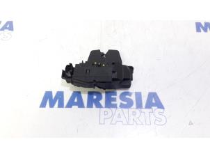 Used Tailgate lock mechanism Citroen C4 Picasso (3D/3E) 1.6 BlueHDI 120 Price € 23,99 Margin scheme offered by Maresia Parts