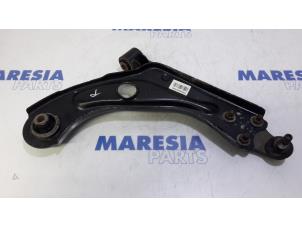 Usagé Bras de suspension bas avant droit Citroen C4 Picasso (3D/3E) 1.6 BlueHDI 120 Prix € 30,00 Règlement à la marge proposé par Maresia Parts