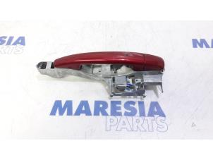 Used Front door handle 4-door, right Peugeot 2008 (CU) 1.2 12V e-THP PureTech 110 Price € 25,00 Margin scheme offered by Maresia Parts