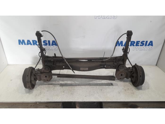 Usagé Train arrière complet Citroen Jumpy (G9) 1.6 HDI Prix € 254,10 Prix TTC proposé par Maresia Parts