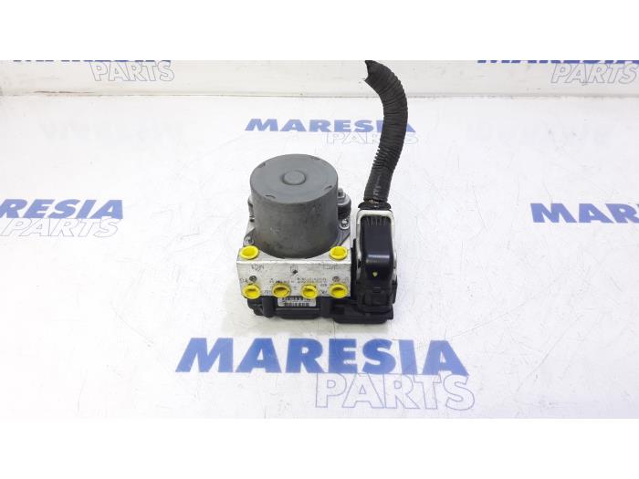 Usagé Pompe ABS Citroen Jumpy (G9) 1.6 HDI Prix € 145,19 Prix TTC proposé par Maresia Parts