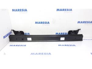 Usagé Cadre pare-chocs arrière Citroen Jumpy (G9) 1.6 HDI Prix € 48,34 Prix TTC proposé par Maresia Parts