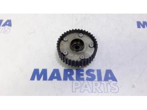 Used Camshaft sprocket Citroen C4 Grand Picasso (UA) 2.0 16V Autom. Price € 90,00 Margin scheme offered by Maresia Parts