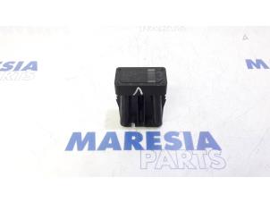Używane Czujnik (pozostale) Citroen C4 Picasso (UD/UE/UF) 2.0 HDiF 16V 135 Cena € 50,00 Procedura marży oferowane przez Maresia Parts
