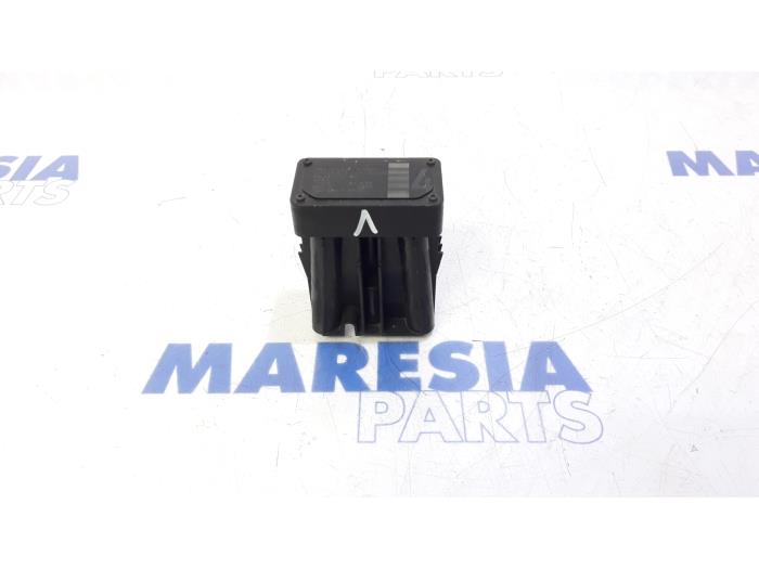 Begagnade Sensor (övriga) Citroen C4 Picasso (UD/UE/UF) 2.0 HDiF 16V 135 Pris € 50,00 Marginaltabell erbjuds av Maresia Parts
