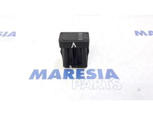 Usados Sensor (otros) Citroen C4 Picasso (UD/UE/UF) 2.0 HDiF 16V 135 Precio € 50,00 Norma de margen ofrecido por Maresia Parts