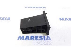 Usagé Traverse inférieure Citroen C4 Picasso (UD/UE/UF) 2.0 HDiF 16V 135 Prix € 25,00 Règlement à la marge proposé par Maresia Parts