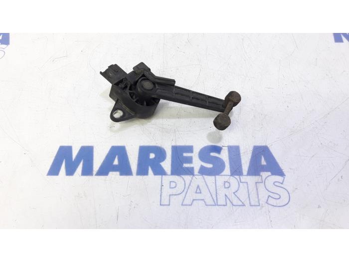 Używane Silnik reflektora Citroen C4 Picasso (UD/UE/UF) 2.0 HDiF 16V 135 Cena € 35,00 Procedura marży oferowane przez Maresia Parts