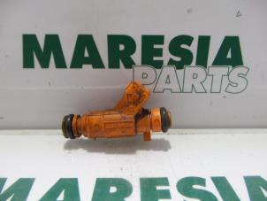 Used Injector (petrol injection) Peugeot 307 SW (3H) 1.6 16V Price € 20,00 Margin scheme offered by Maresia Parts
