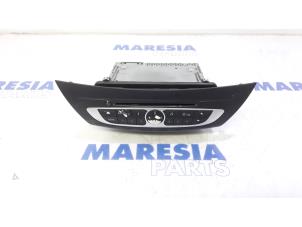 Używane Radioodtwarzacz CD Renault Laguna III (BT) 1.5 dCi 110 Cena € 157,50 Procedura marży oferowane przez Maresia Parts