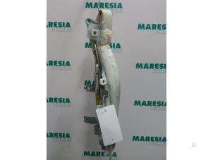 Usagé Airbag plafond gauche Fiat Stilo MW (192C) 1.9 JTD 115 Prix € 50,00 Règlement à la marge proposé par Maresia Parts