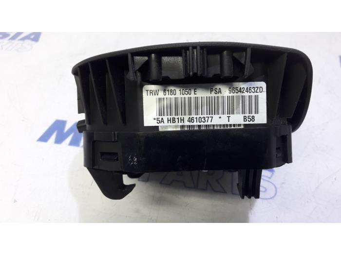 Left airbag (steering wheel) from a Citroën C4 Picasso (UD/UE/UF) 2.0 HDiF 16V 135 2008