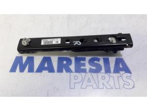 Used Seatbelt guide Citroen C4 Picasso (UD/UE/UF) 2.0 HDiF 16V 135 Price € 25,00 Margin scheme offered by Maresia Parts