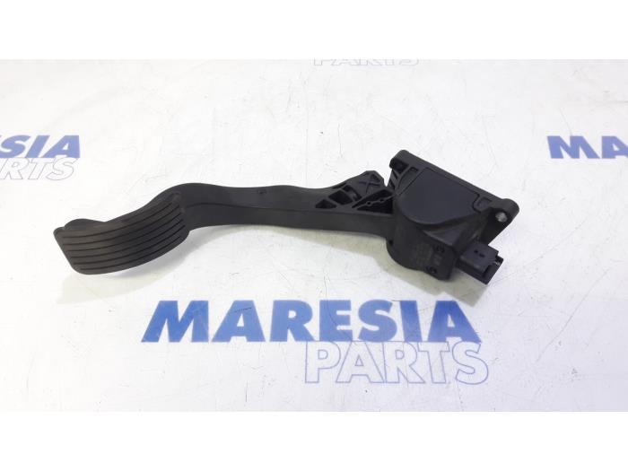 Begagnade Gaspedalsensor Citroen C4 Picasso (UD/UE/UF) 2.0 HDiF 16V 135 Pris € 30,00 Marginaltabell erbjuds av Maresia Parts