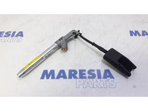 Used Seatbelt tensioner, right Citroen C4 Picasso (UD/UE/UF) 2.0 HDiF 16V 135 Price € 35,00 Margin scheme offered by Maresia Parts