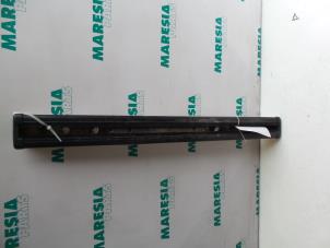 Gebrauchte Sitz Schienen links Renault Espace (JK) 2.2 dCi 150 16V Grand Espace Preis € 40,00 Margenregelung angeboten von Maresia Parts
