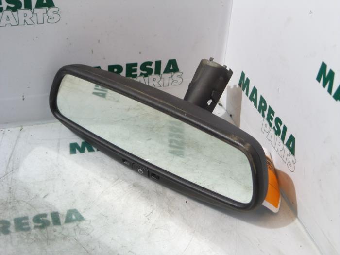 Rear view mirror from a Citroën C6 (TD) 2.7 HDiF V6 24V 2006