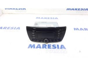 Używane Radioodtwarzacz CD Opel Combo Mk.III (D) 1.3 CDTI 16V Cena € 190,58 Z VAT oferowane przez Maresia Parts