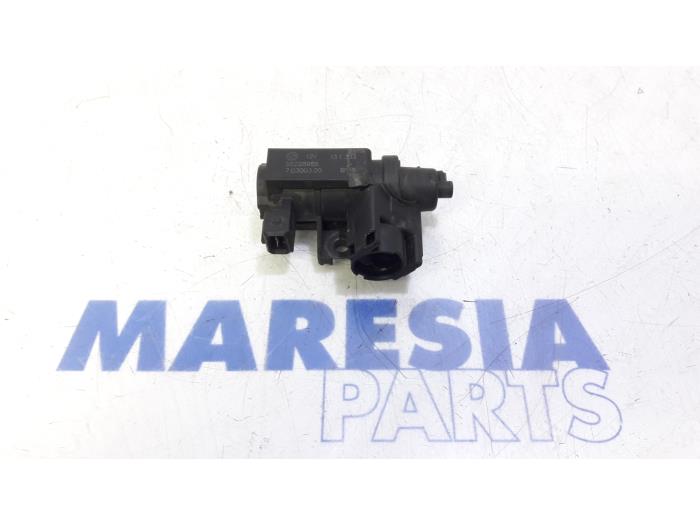 Usagé Régulateur pression turbo Opel Combo Mk.III (D) 1.3 CDTI 16V Prix € 30,25 Prix TTC proposé par Maresia Parts