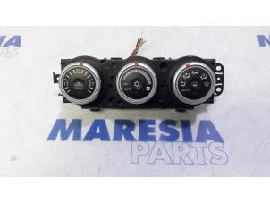 Usados Panel de control de calefacción Citroen C-Crosser 2.2 HDiF 16V Precio € 75,00 Norma de margen ofrecido por Maresia Parts