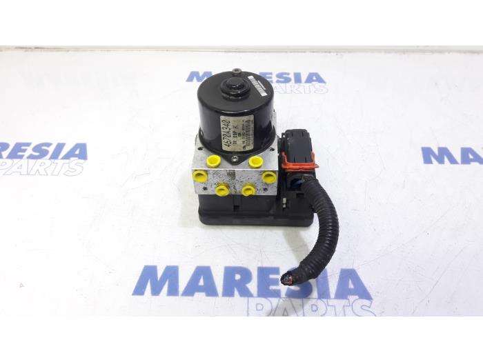 Usagé Bloc ABS Citroen C-Crosser 2.2 HDiF 16V Prix € 210,00 Règlement à la marge proposé par Maresia Parts