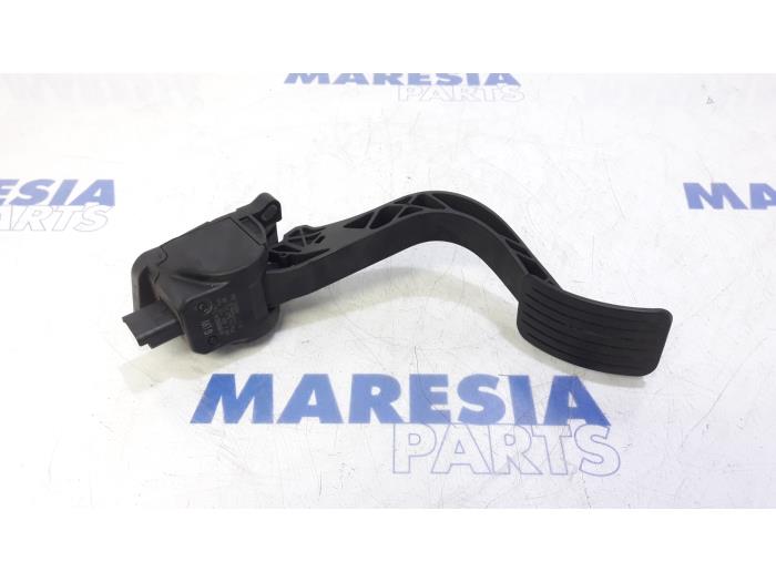 Begagnade Gaspedalsensor Citroen C4 Grand Picasso (UA) 2.0 HDiF 16V 135 Pris € 30,00 Marginaltabell erbjuds av Maresia Parts