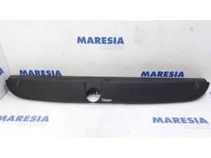 Used Rear blind Citroen C4 Grand Picasso (UA) 2.0 HDiF 16V 135 Price € 50,00 Margin scheme offered by Maresia Parts