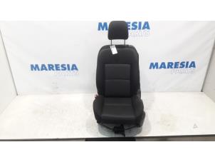 Used Seat, left Peugeot 207 CC (WB) 1.6 16V Price € 105,00 Margin scheme offered by Maresia Parts