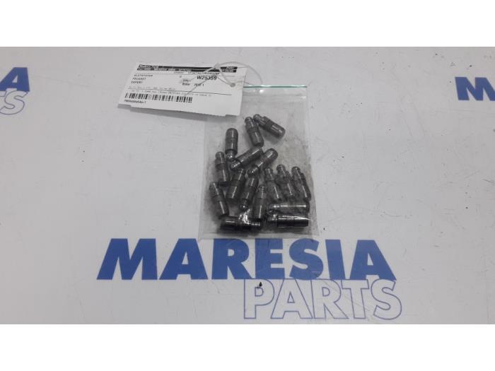 Gebrauchte Ventilstößel Peugeot Expert (G9) 2.0 HDiF 16V 130 Preis € 75,00 Margenregelung angeboten von Maresia Parts