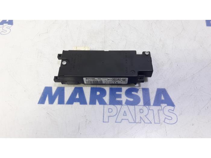 Używane Modul radiowy Peugeot Partner (GC/GF/GG/GJ/GK) 1.6 HDI 75 Phase 1 Cena € 50,00 Procedura marży oferowane przez Maresia Parts
