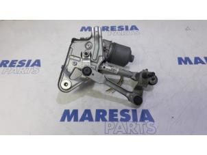 Used Front wiper motor Peugeot 5008 I (0A/0E) 1.6 HDiF 16V Price € 49,99 Margin scheme offered by Maresia Parts