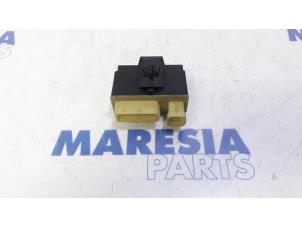 Used Relay Peugeot 5008 I (0A/0E) 1.6 HDiF 16V Price € 35,00 Margin scheme offered by Maresia Parts