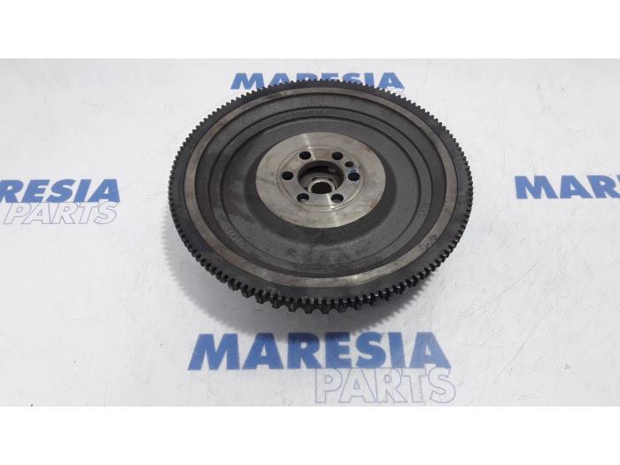 Flywheel from a Renault Clio IV (5R) 0.9 Energy TCE 90 12V 2013