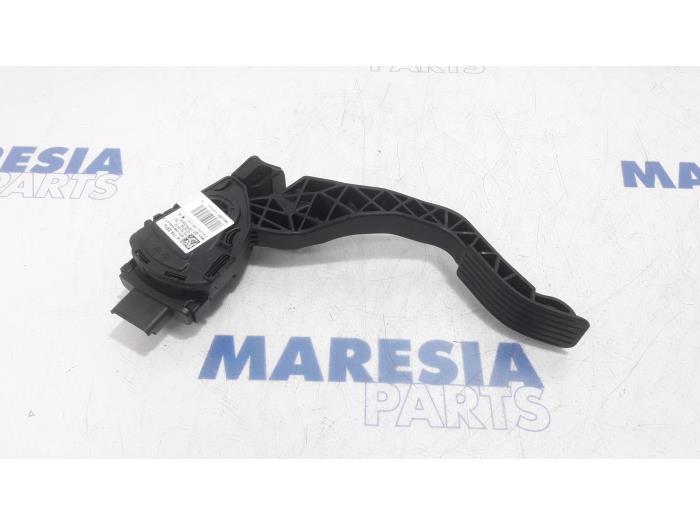 Begagnade Gaspedalsensor Citroen C4 Cactus (0B/0P) 1.6 Blue Hdi 100 Pris € 20,00 Marginaltabell erbjuds av Maresia Parts